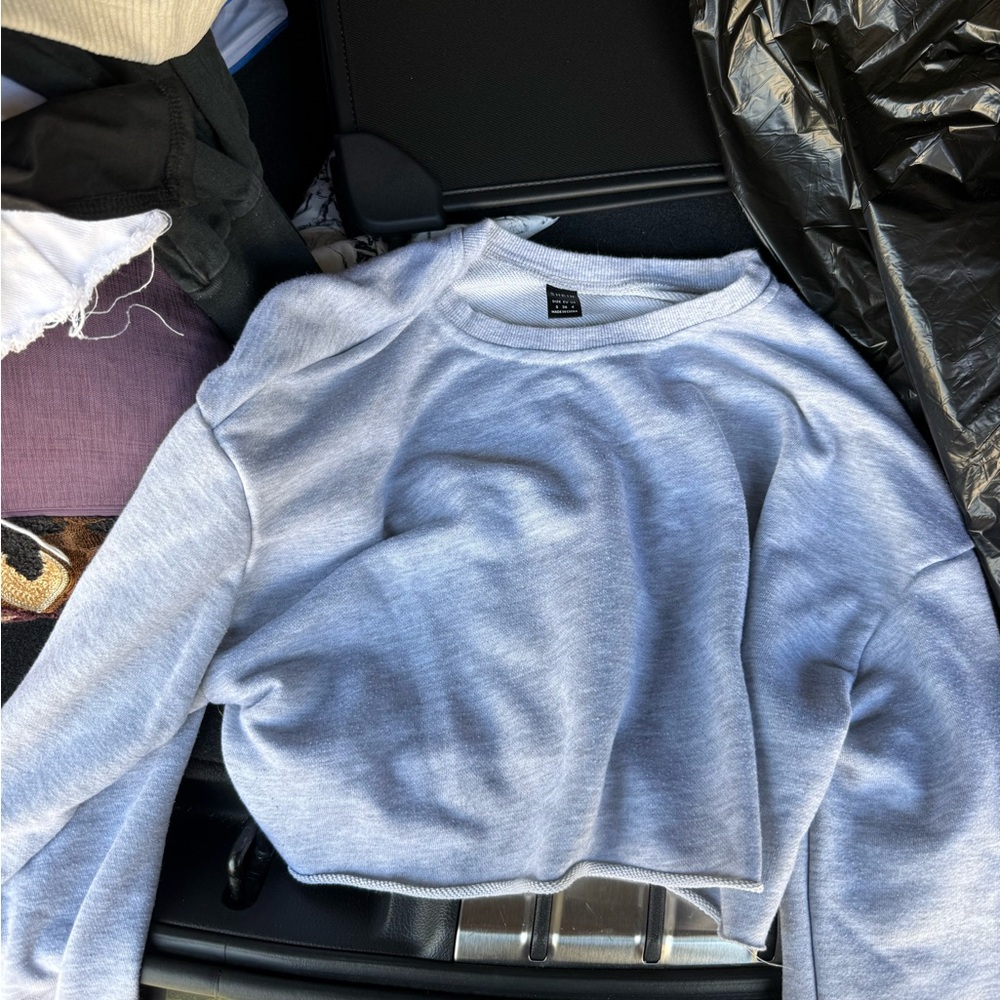 SHEIN Light Gray Crew Neck Sweater